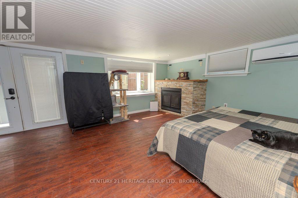 1127 PERRY LANE - Image 11