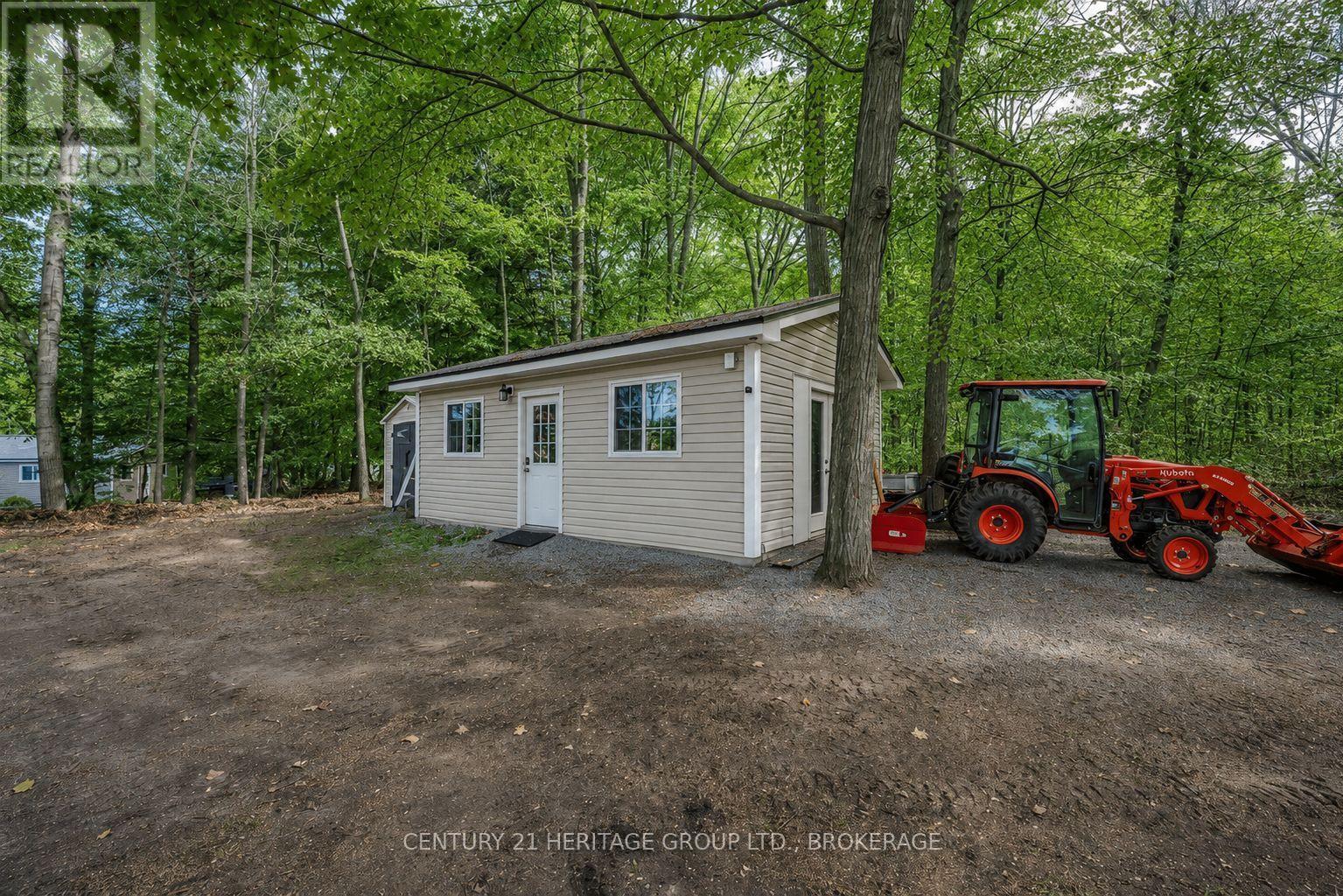 1127 PERRY LANE - Image 17