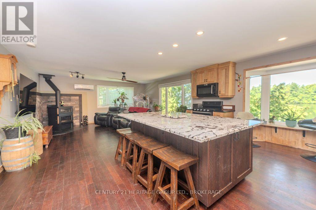 1127 PERRY LANE - 6