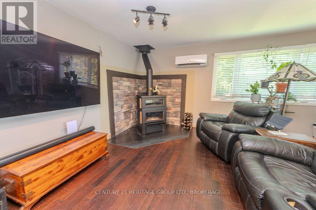 1127 PERRY LANE - Image 9