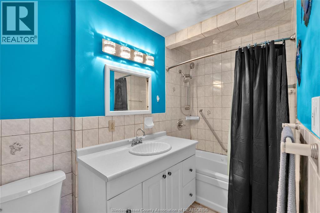 1903 ELLROSE AVENUE - 18