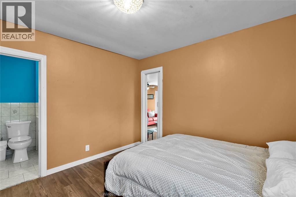 1903 ELLROSE AVENUE - 17