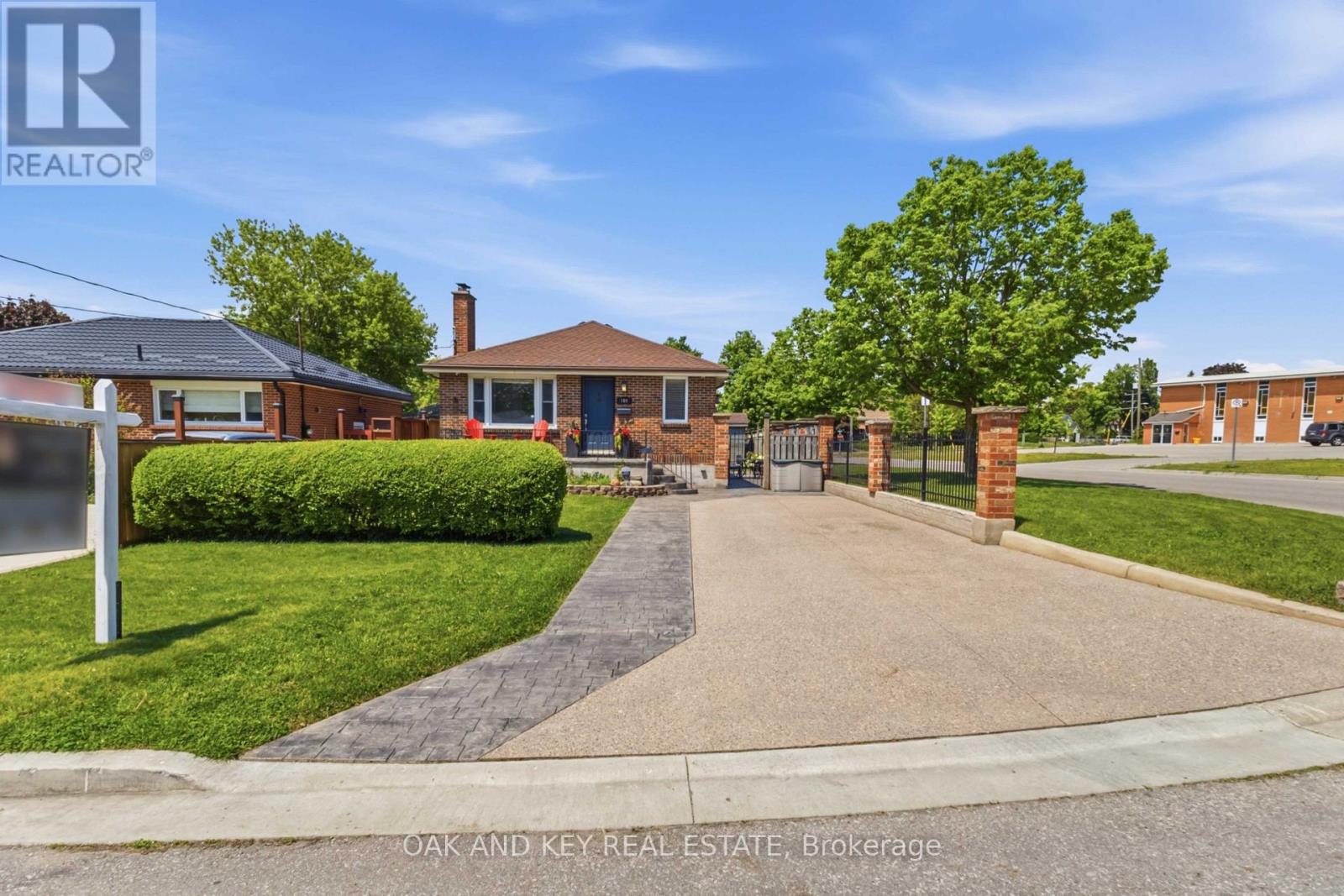 169 ELLSWORTH CRESCENT - 2