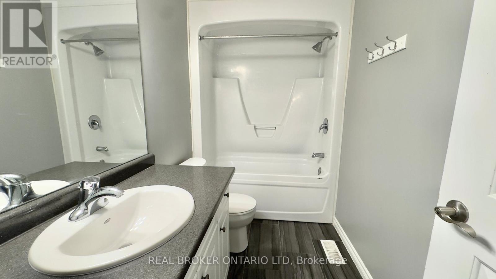 1 - 3400 CASTLE ROCK PLACE, London South (South W) — photo 8