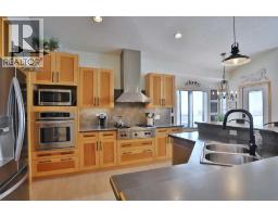 Recreational, Games room - 92 Sherwood Rise Nw, Calgary, AB T3R1P6 Photo 11