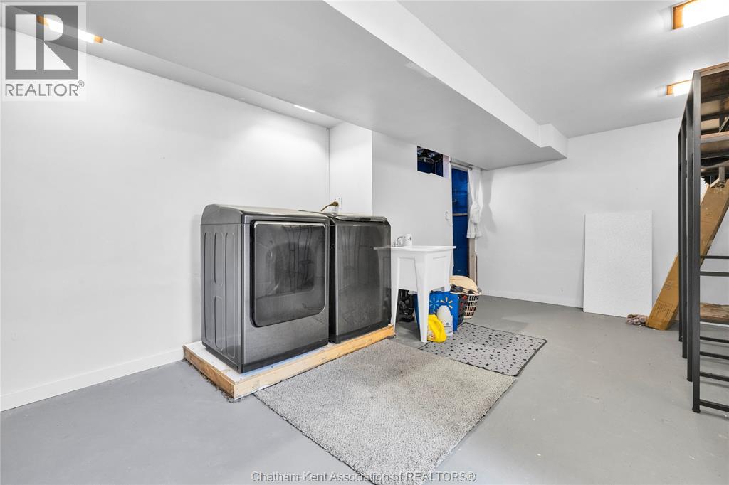 71 Parry DRIVE - Image 23