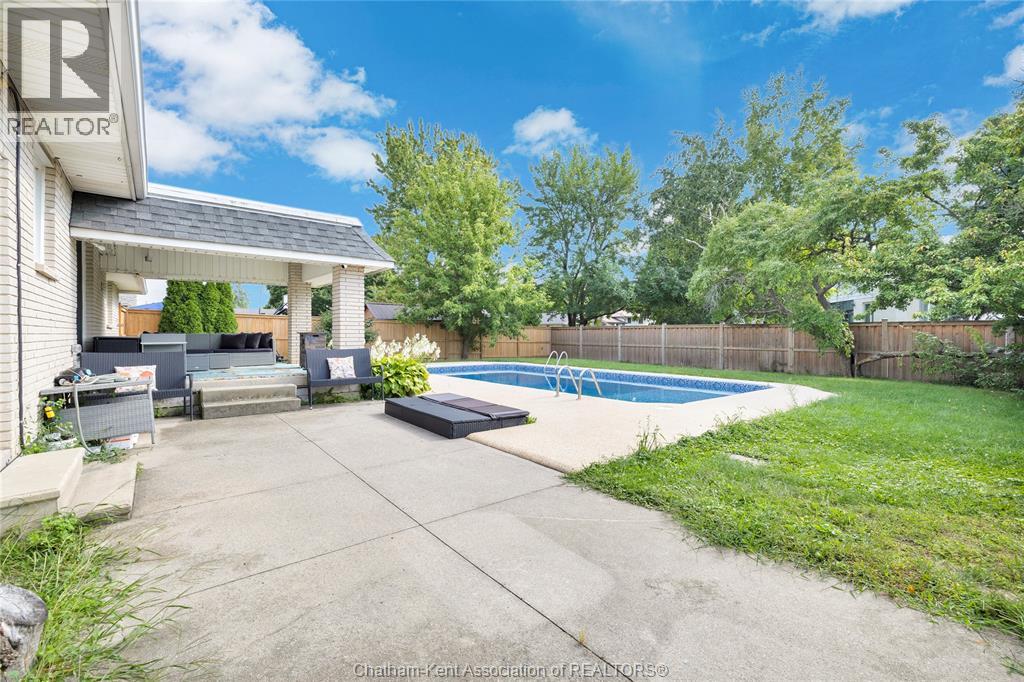 71 Parry DRIVE - Image 29