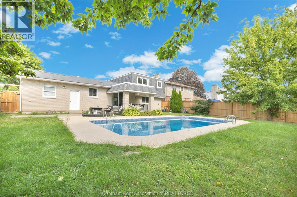71 Parry DRIVE - Image 30