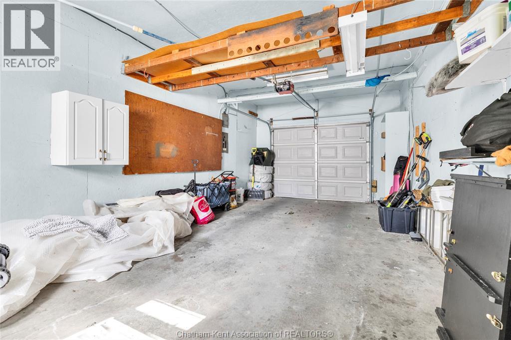 71 Parry DRIVE - 33