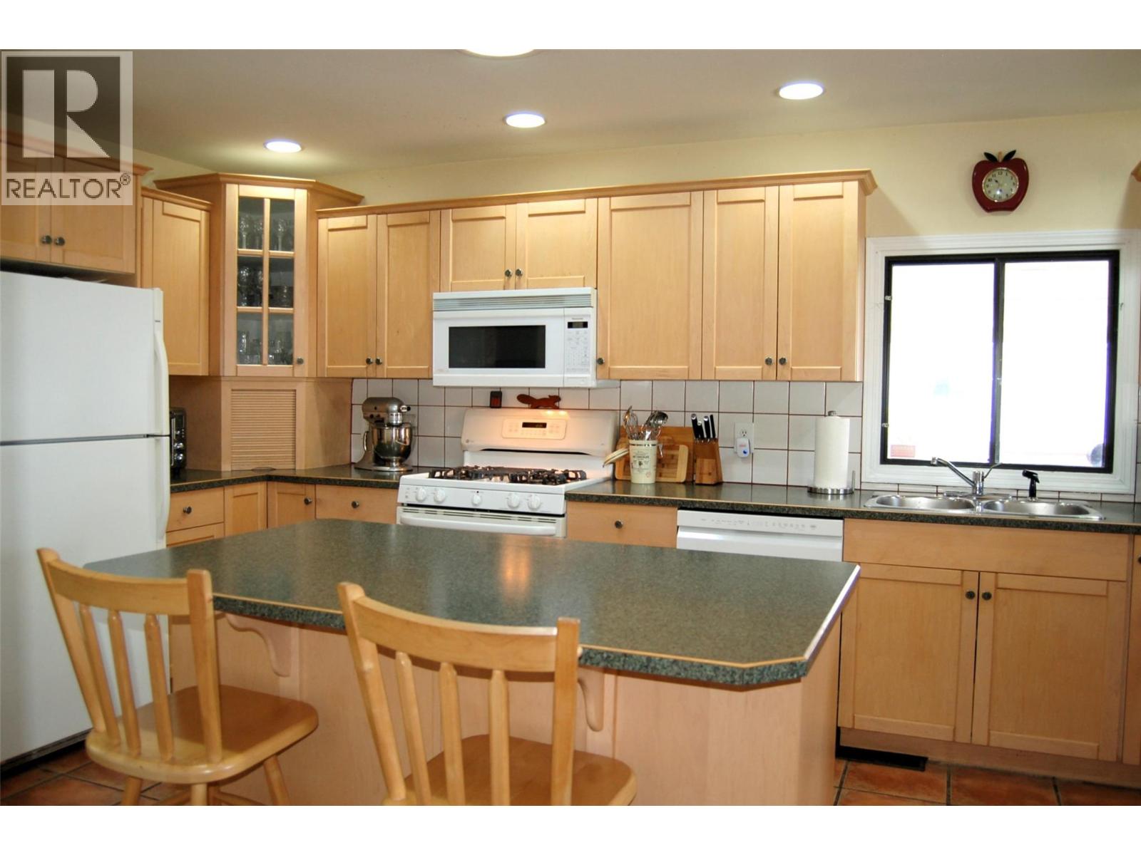 10504 Ritchie Street, Summerland