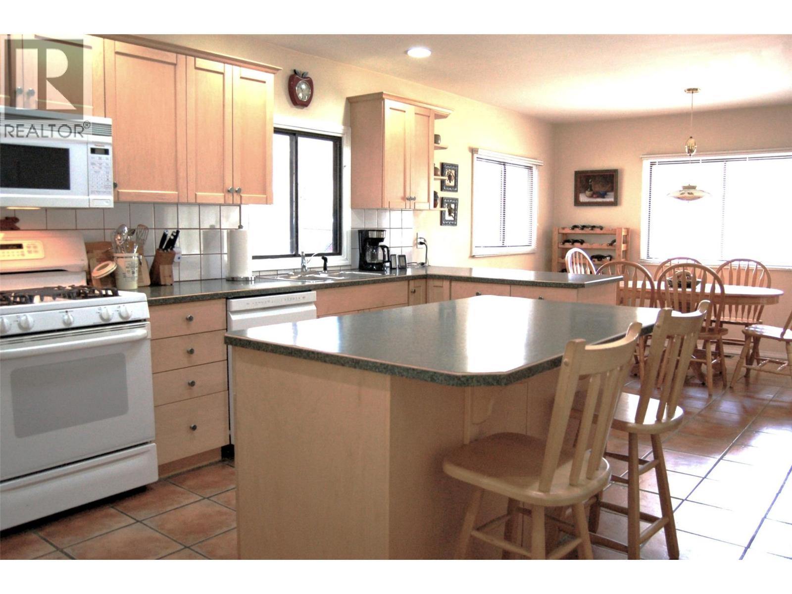 10504 Ritchie Street, Summerland