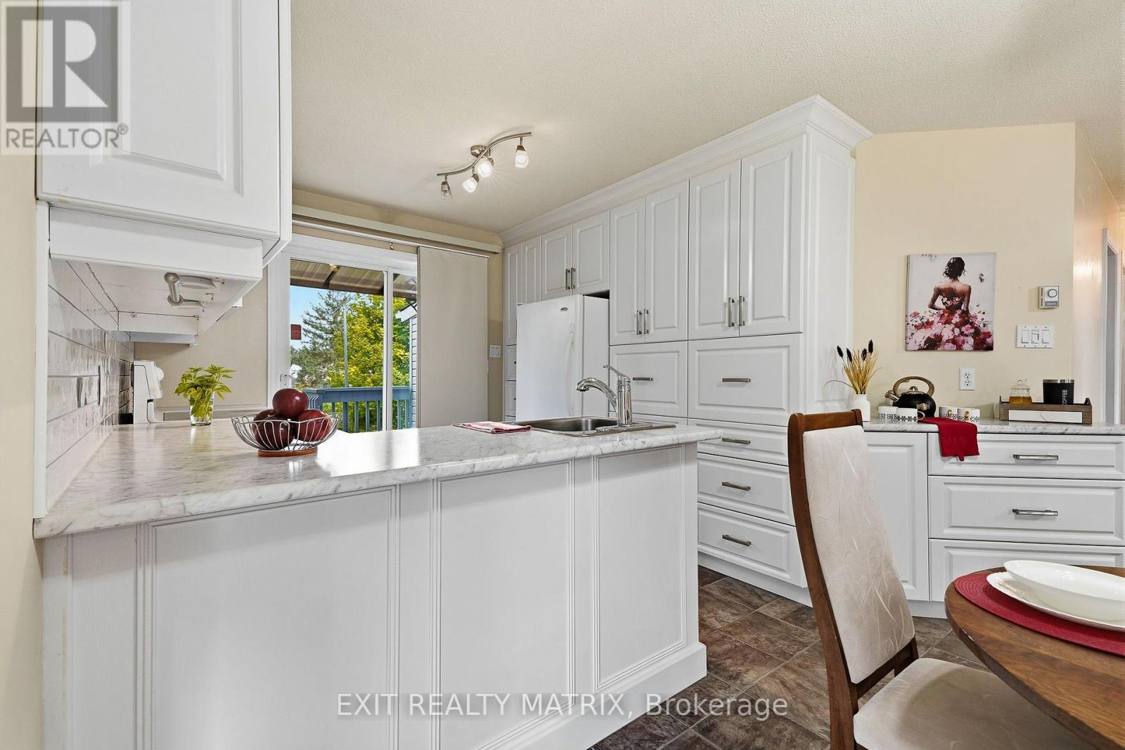 44 STE THERESE BOULEVARD - 15