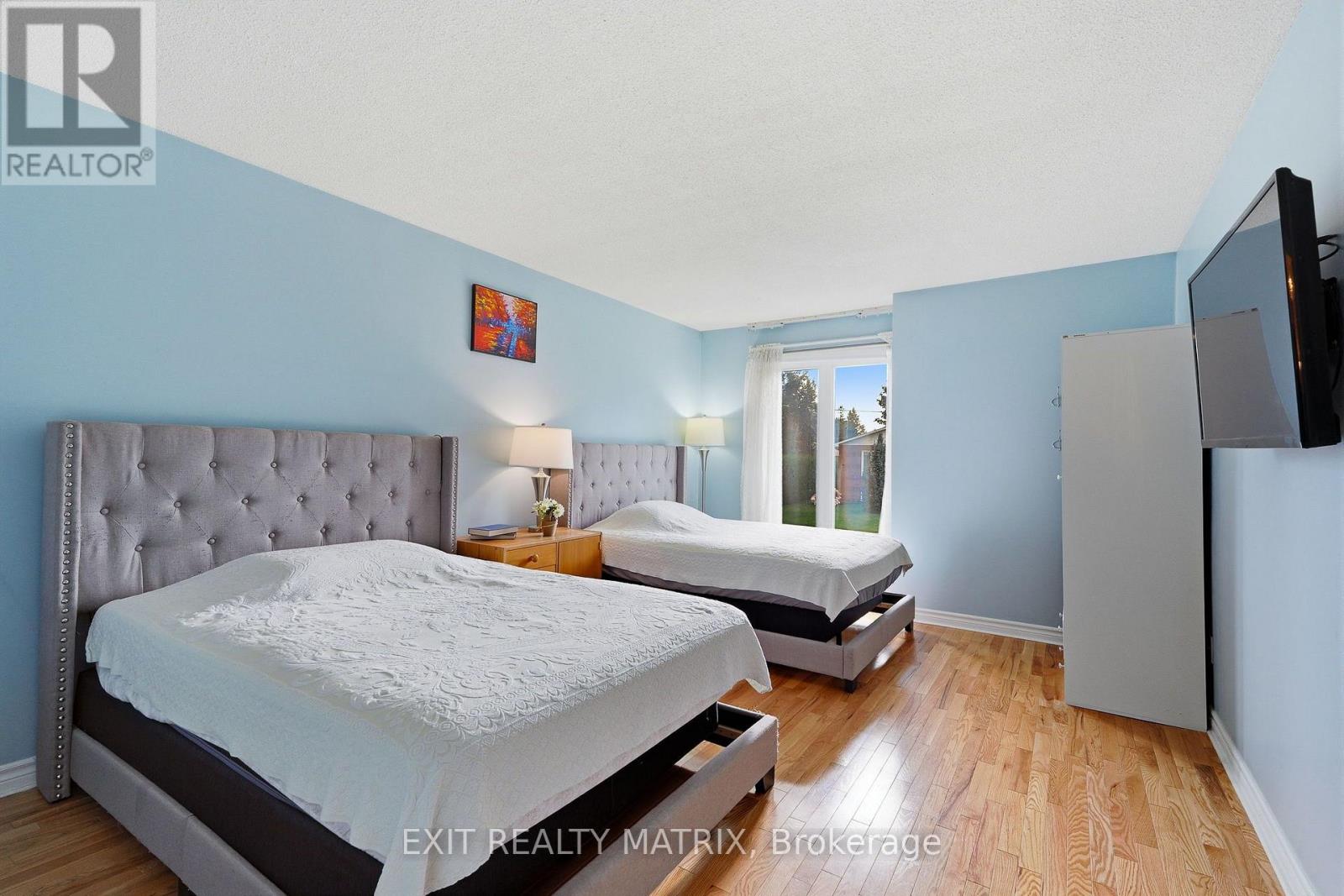 44 STE THERESE BOULEVARD - Image 19