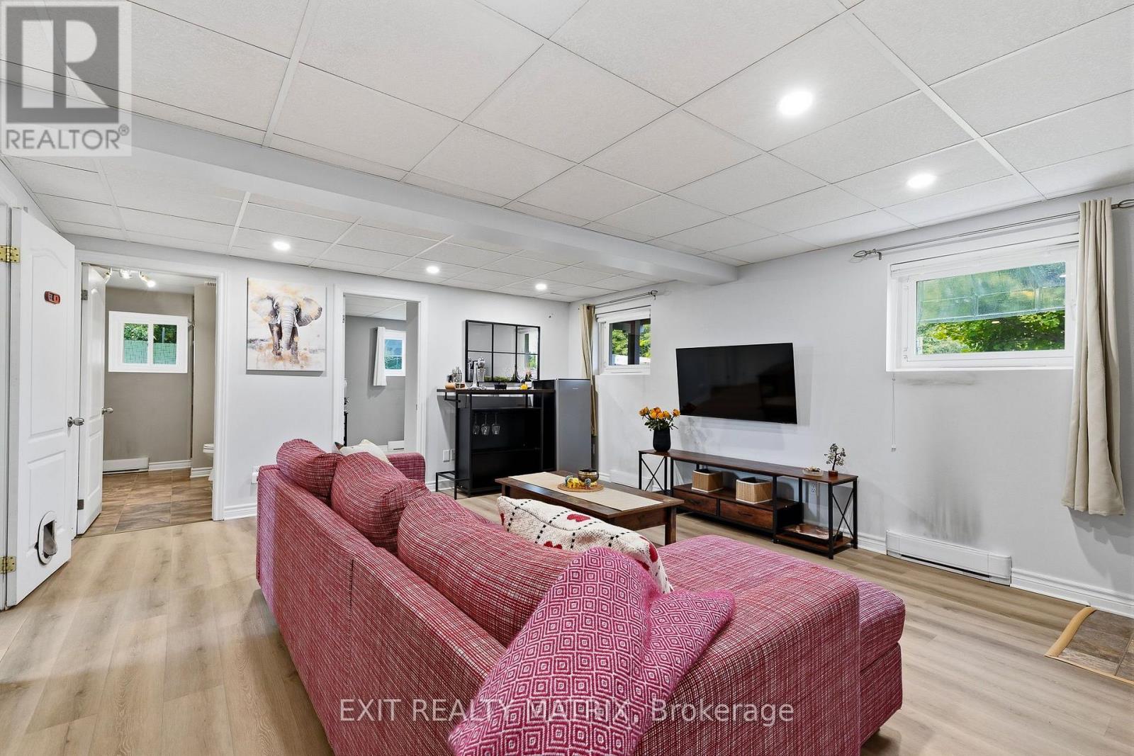 44 STE THERESE BOULEVARD - 24