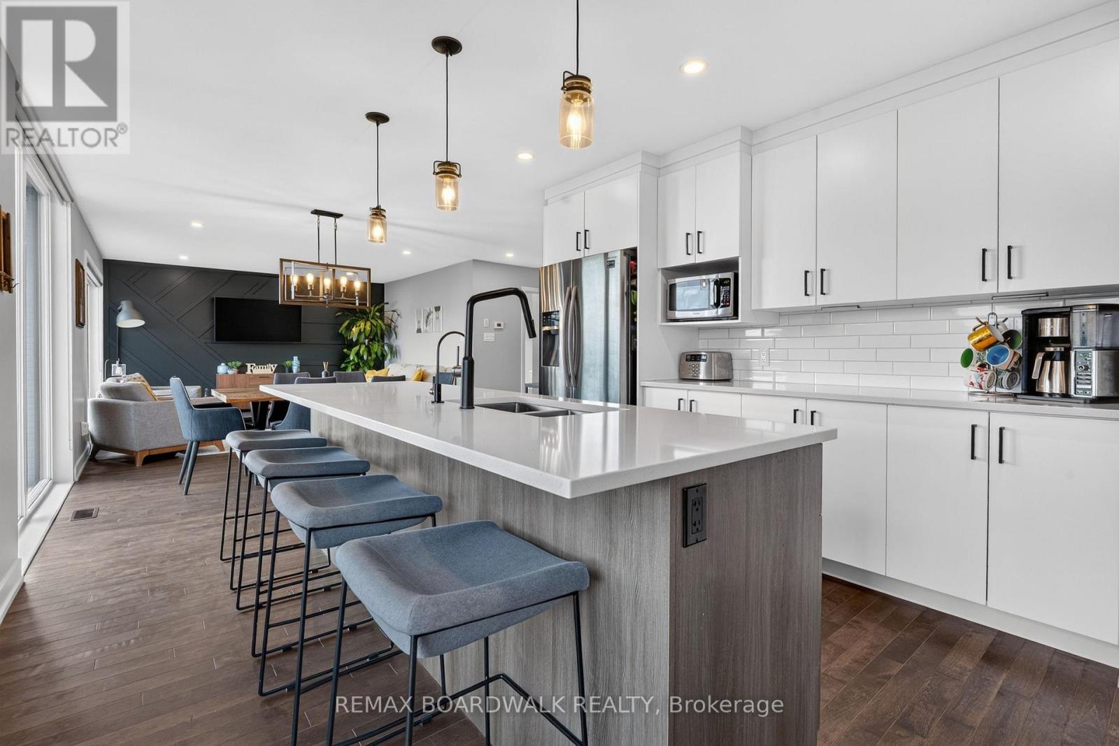 112 ARGILE STREET - Image 12