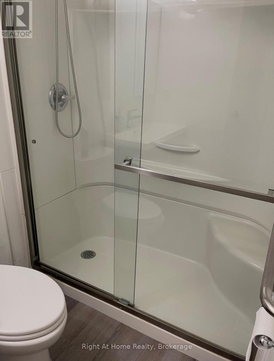 323A WENTWORTH CRESCENT - 9