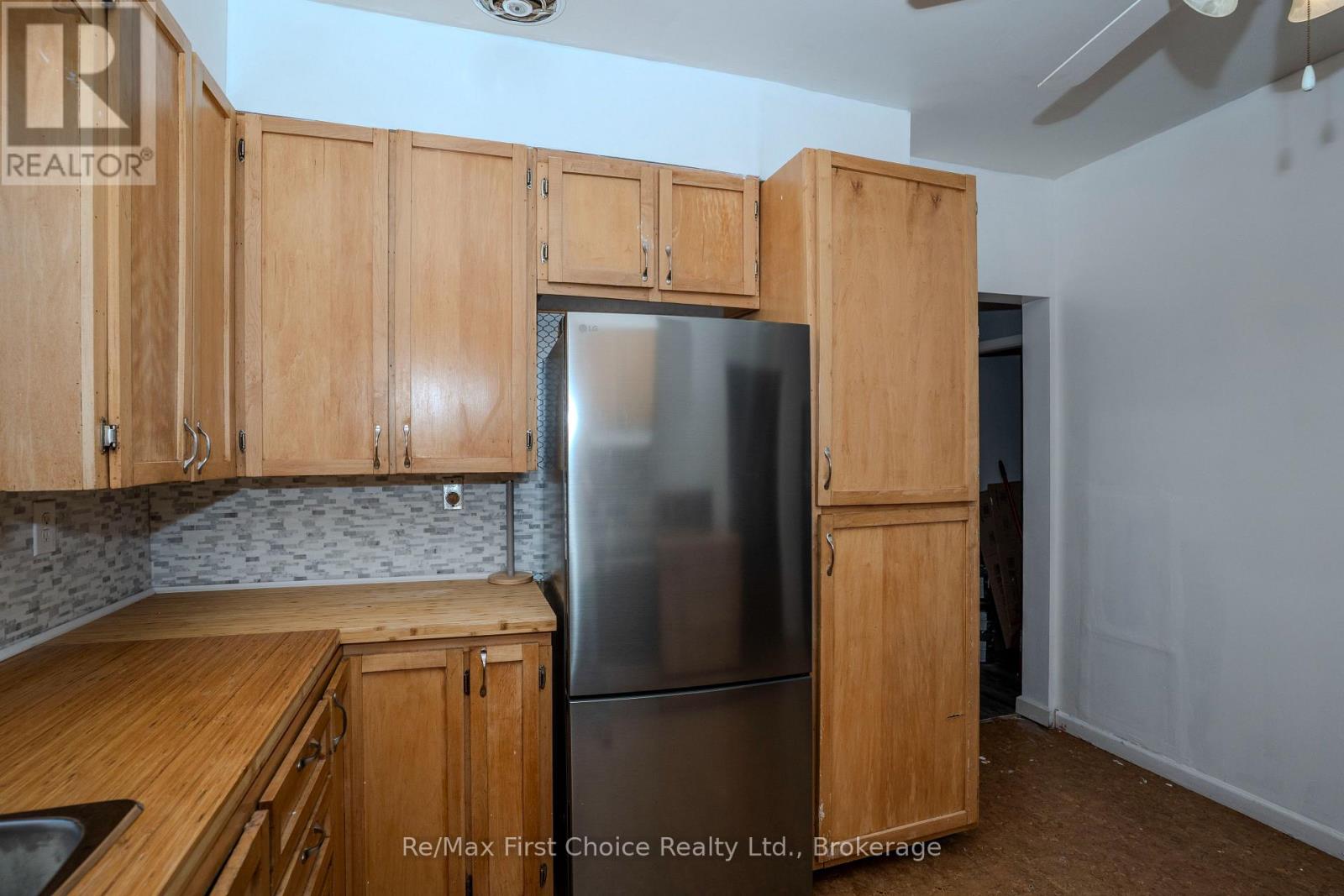 138 ROWAND STREET - 11