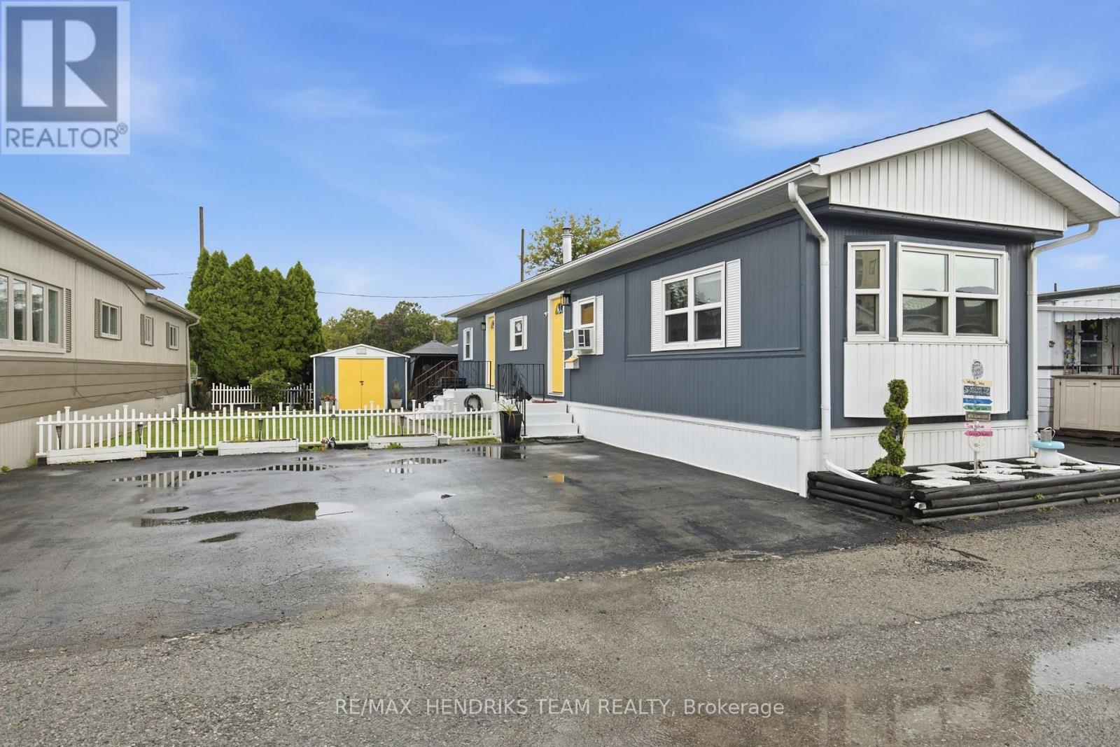 #317 241 ST. PAUL STREET W - 2