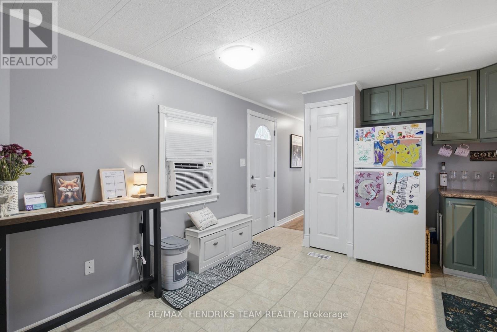 #317 241 ST. PAUL STREET W - Image 9
