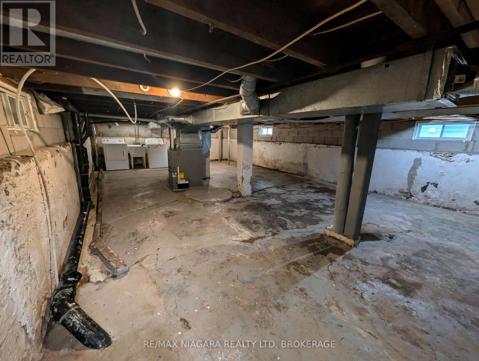 24 CHURCHILL STREET - 30