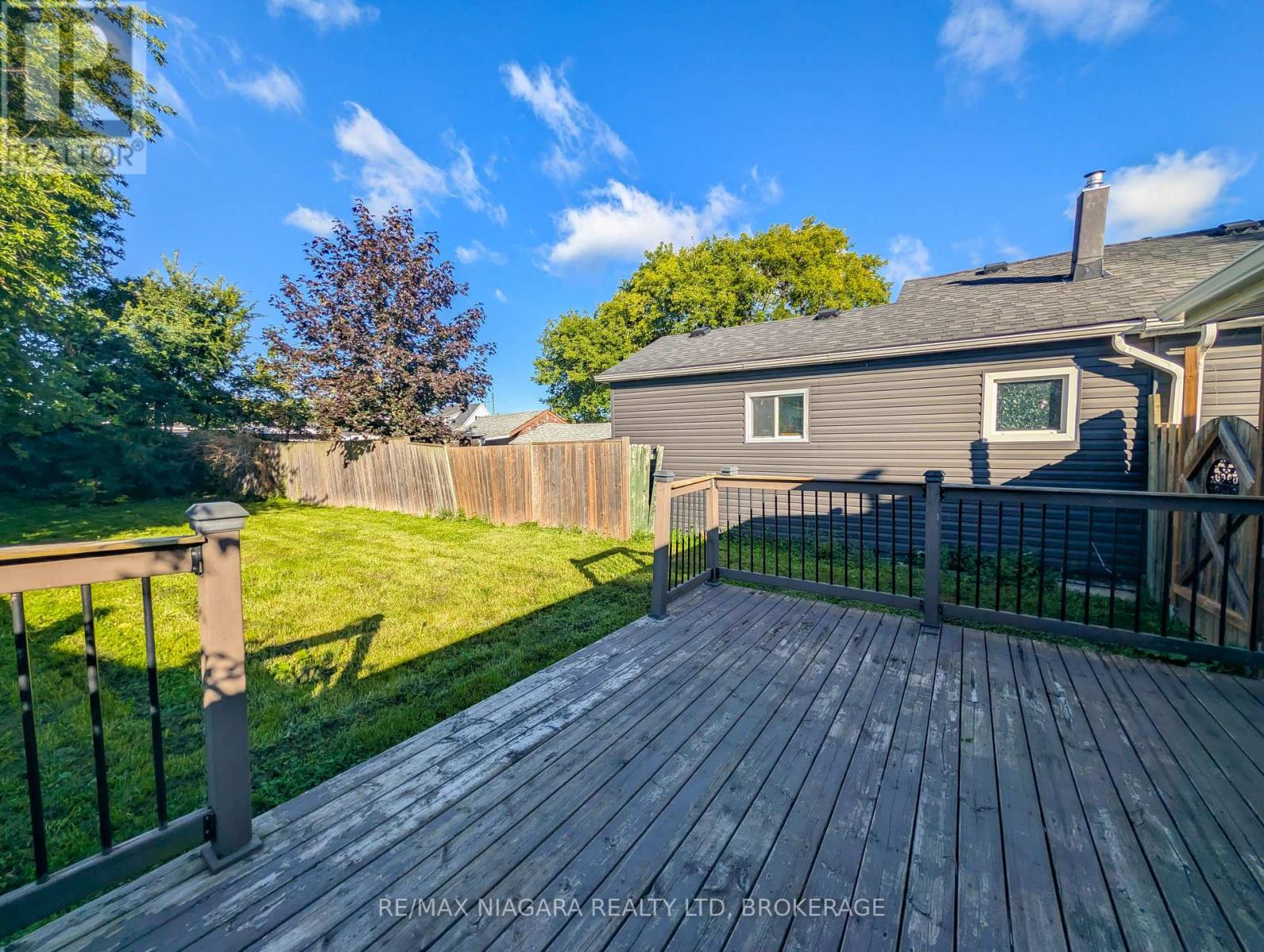 24 CHURCHILL STREET - 32