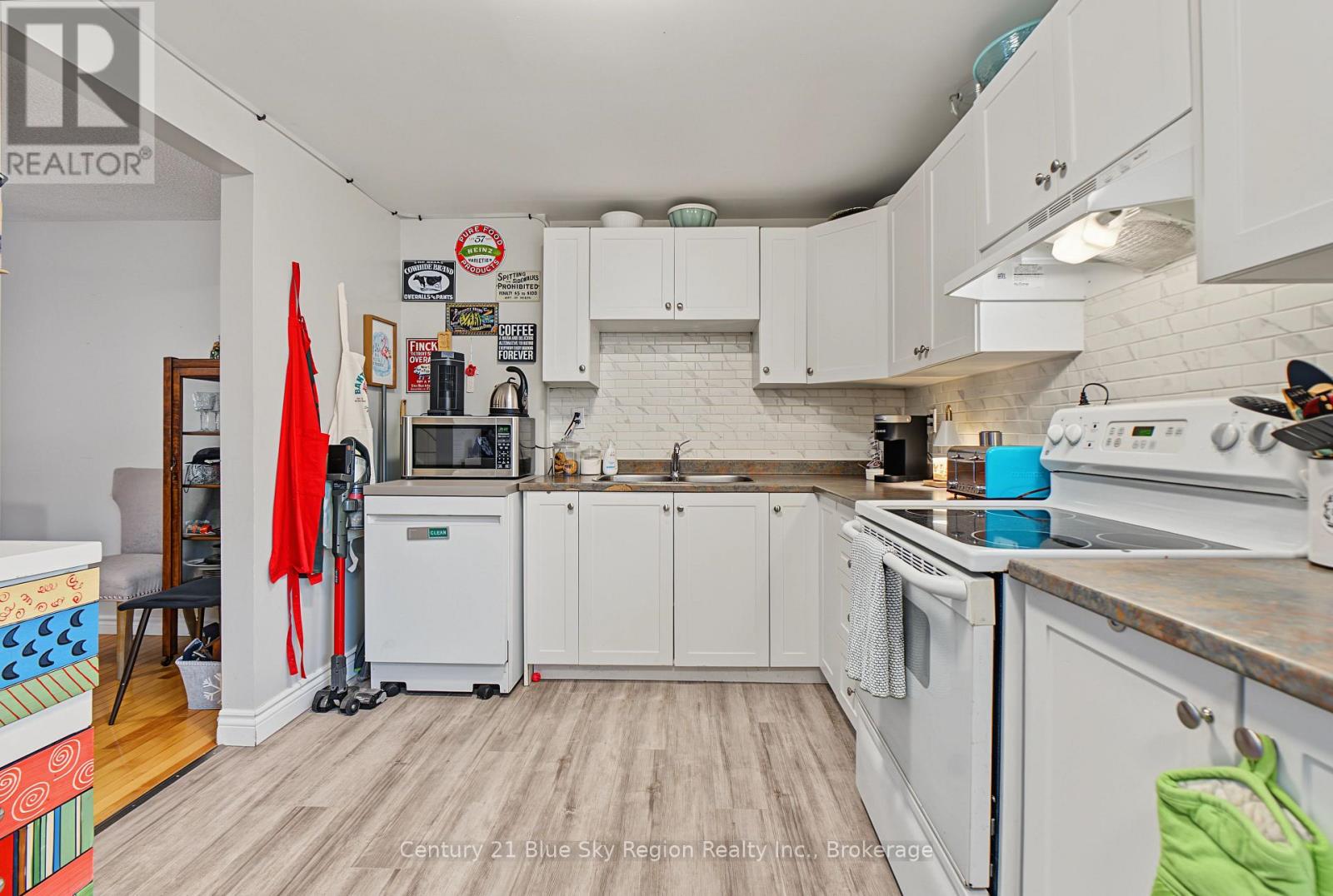 ##46 644 LAKESHORE DRIVE - 12