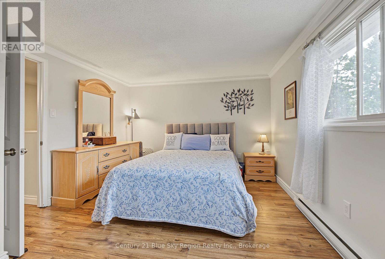 ##46 644 LAKESHORE DRIVE - 16