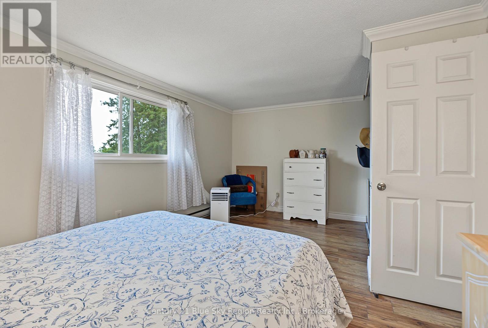 ##46 644 LAKESHORE DRIVE - 17