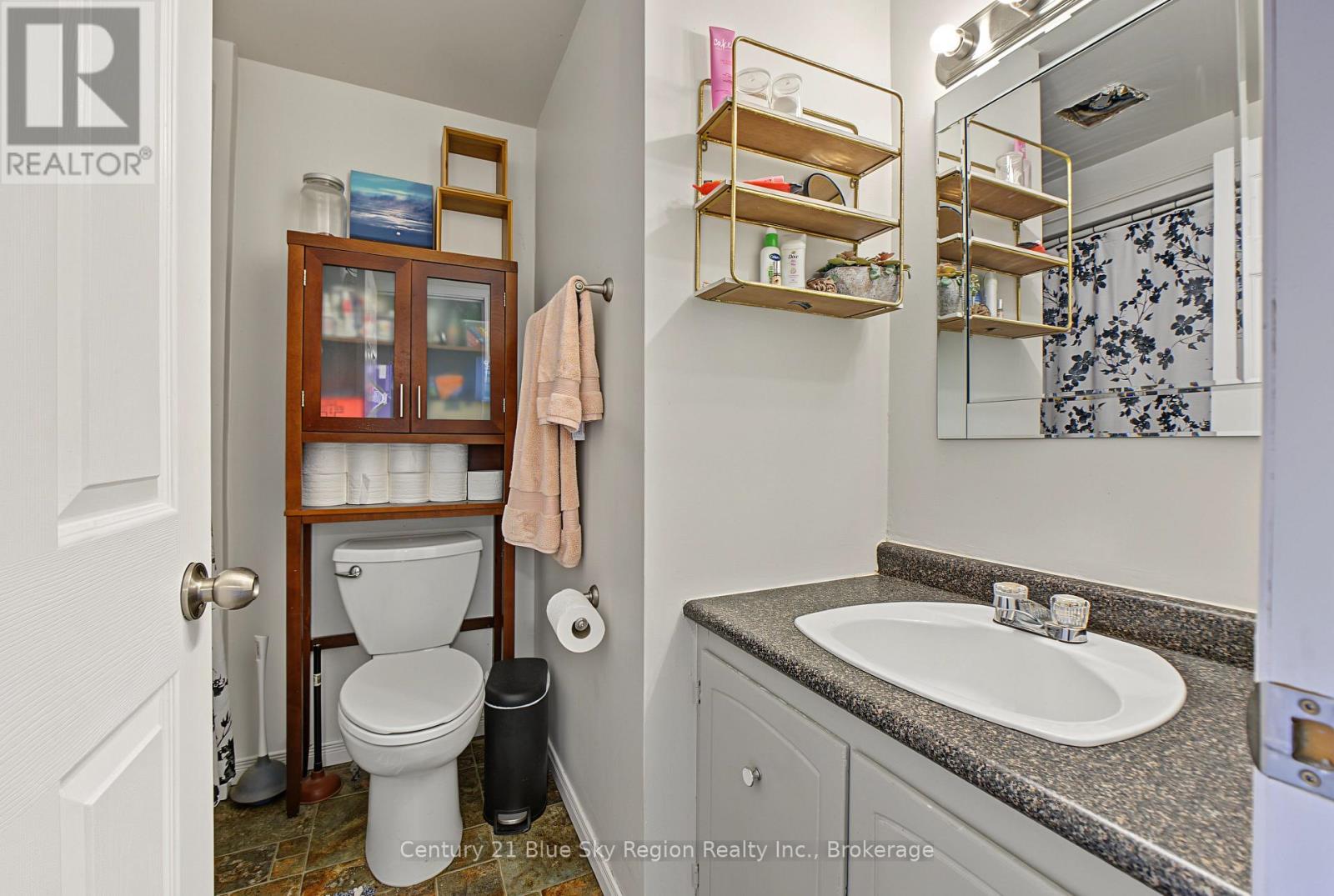 ##46 644 LAKESHORE DRIVE - 18