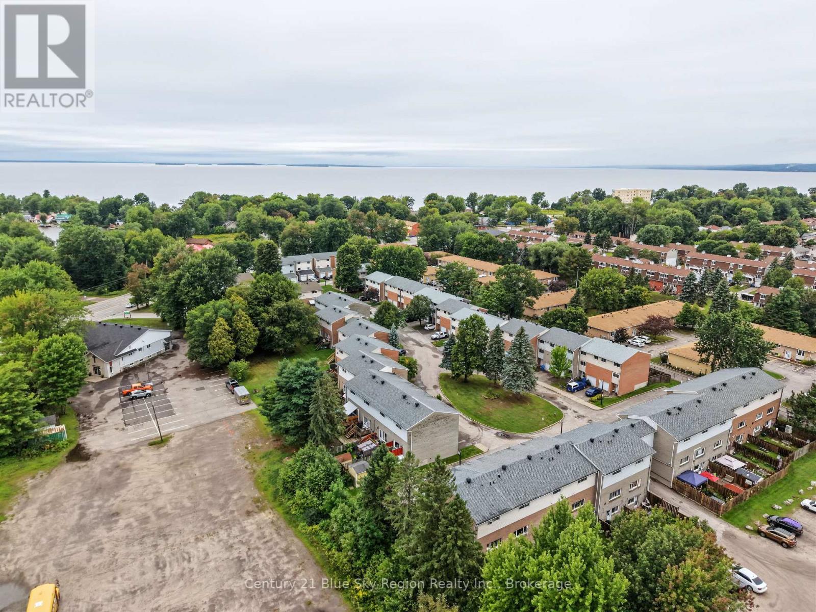 ##46 644 LAKESHORE DRIVE - 35