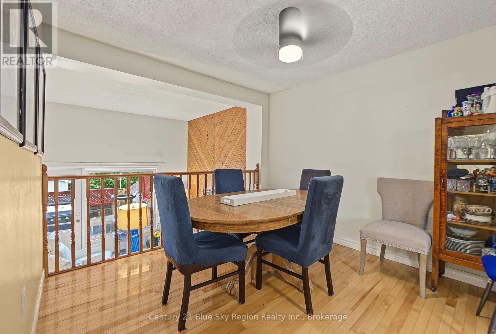 ##46 644 LAKESHORE DRIVE - 9