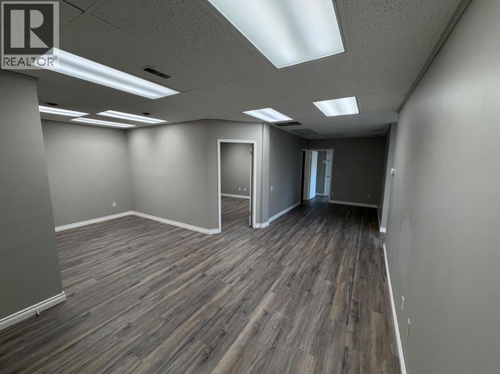10009 101 Avenue, Grande Prairie, Alberta, T8V0Y1, Grande Prairie, Alberta — photo 3 of 5