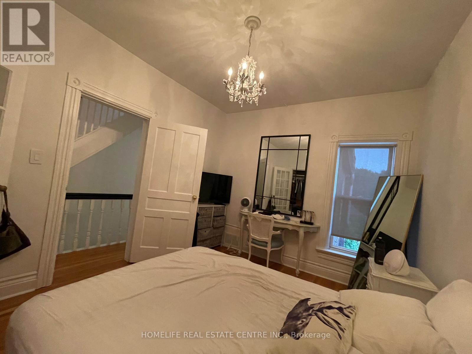 169 GLADSTONE AVENUE - 28