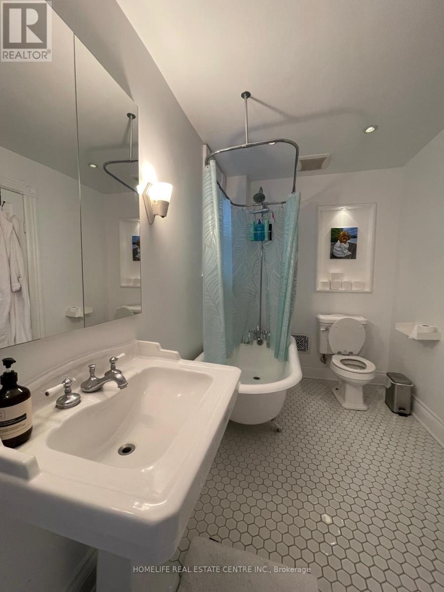 169 GLADSTONE AVENUE - 31