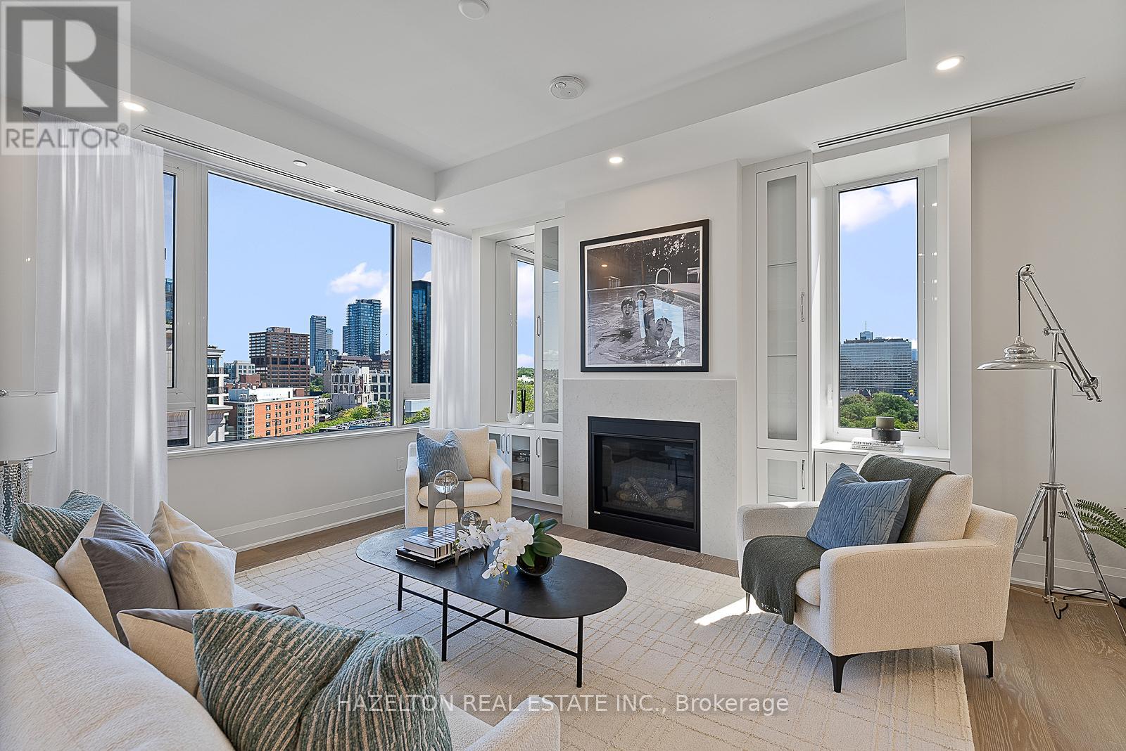 Photo of 802 - 128 HAZELTON AVENUE