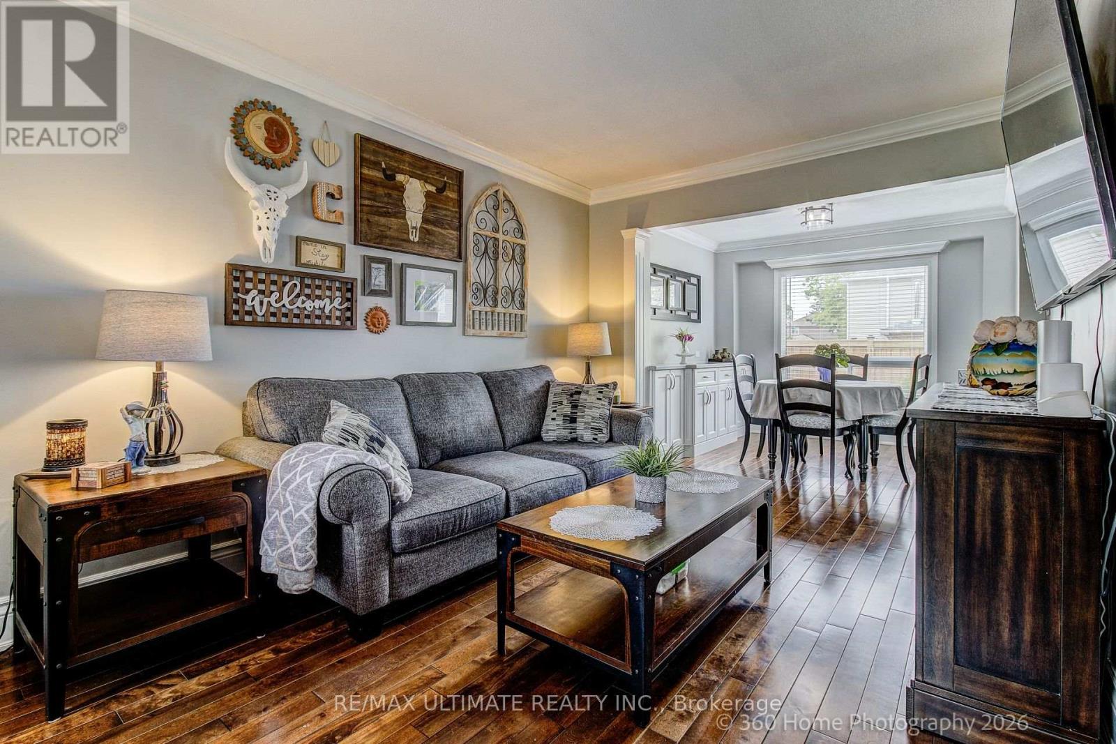 23 WINDHAM CRESCENT - 11