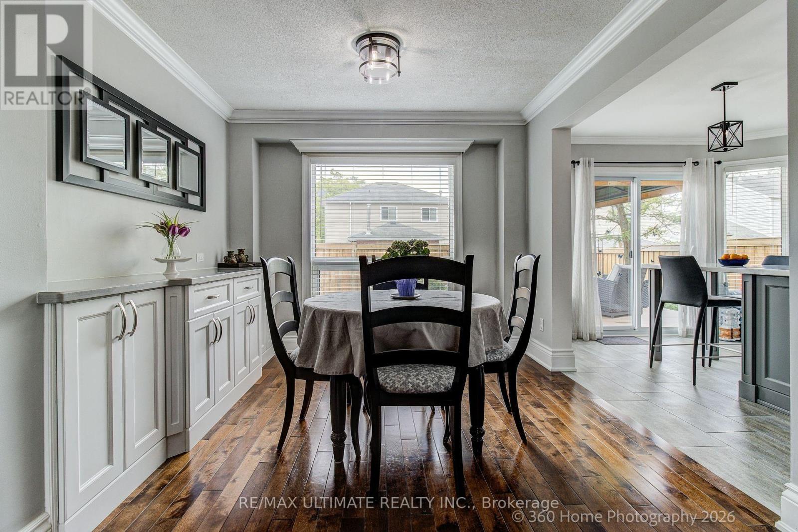 23 WINDHAM CRESCENT - 12