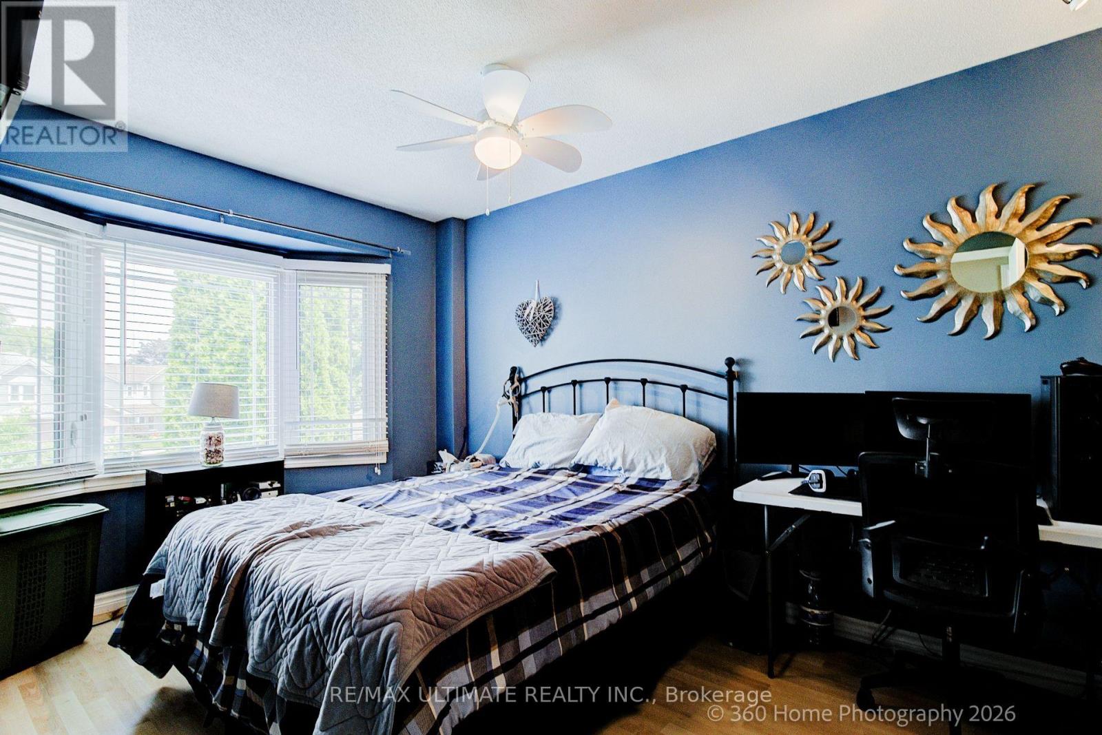 23 WINDHAM CRESCENT - 17