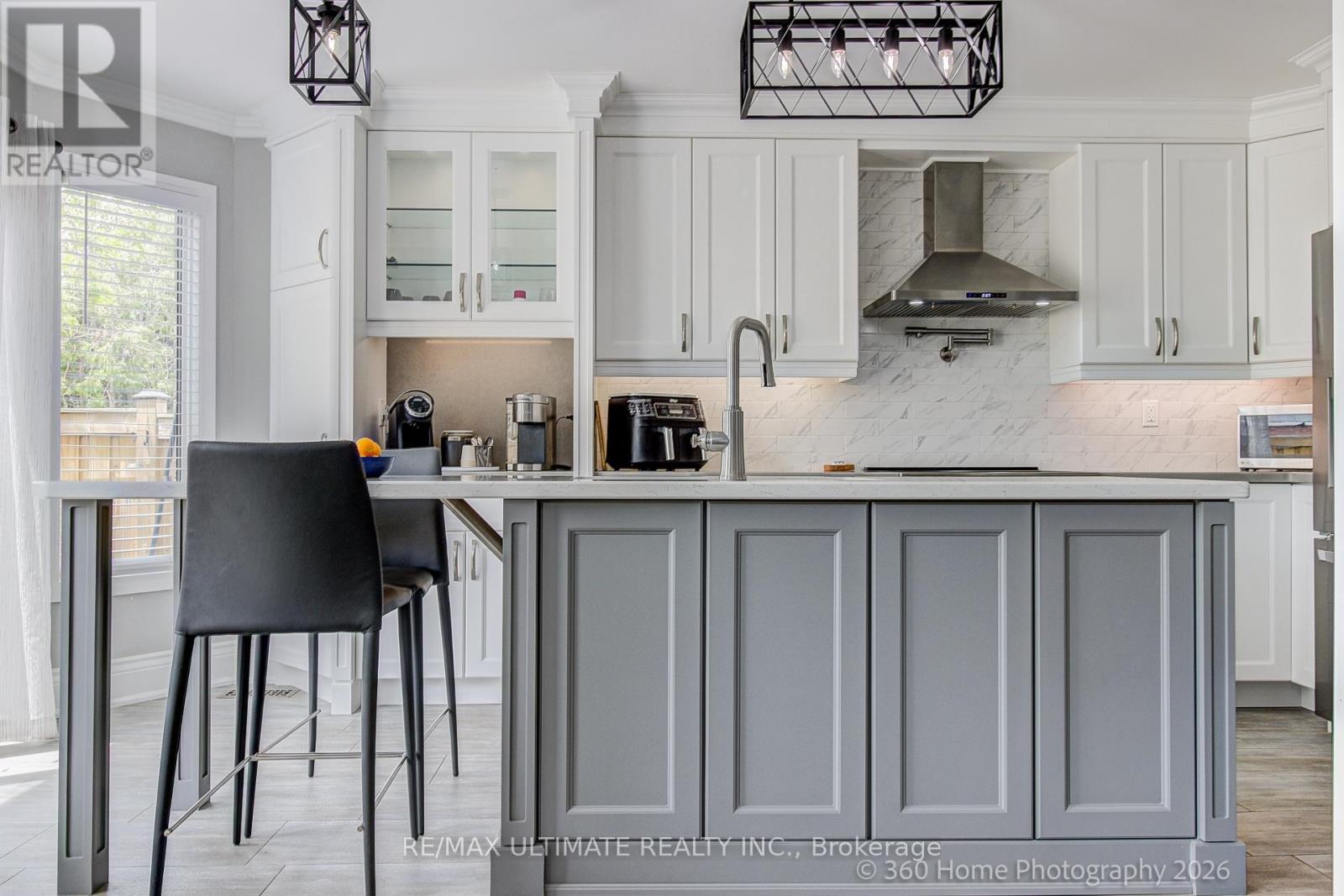 23 WINDHAM CRESCENT - 7