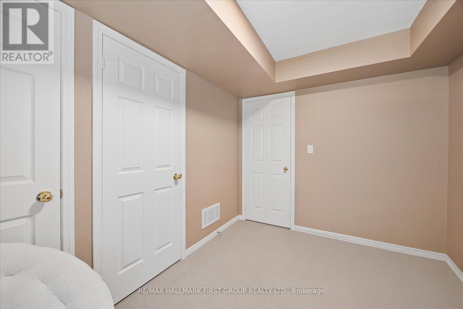 #3 2067 BUR OAK AVENUE - 18