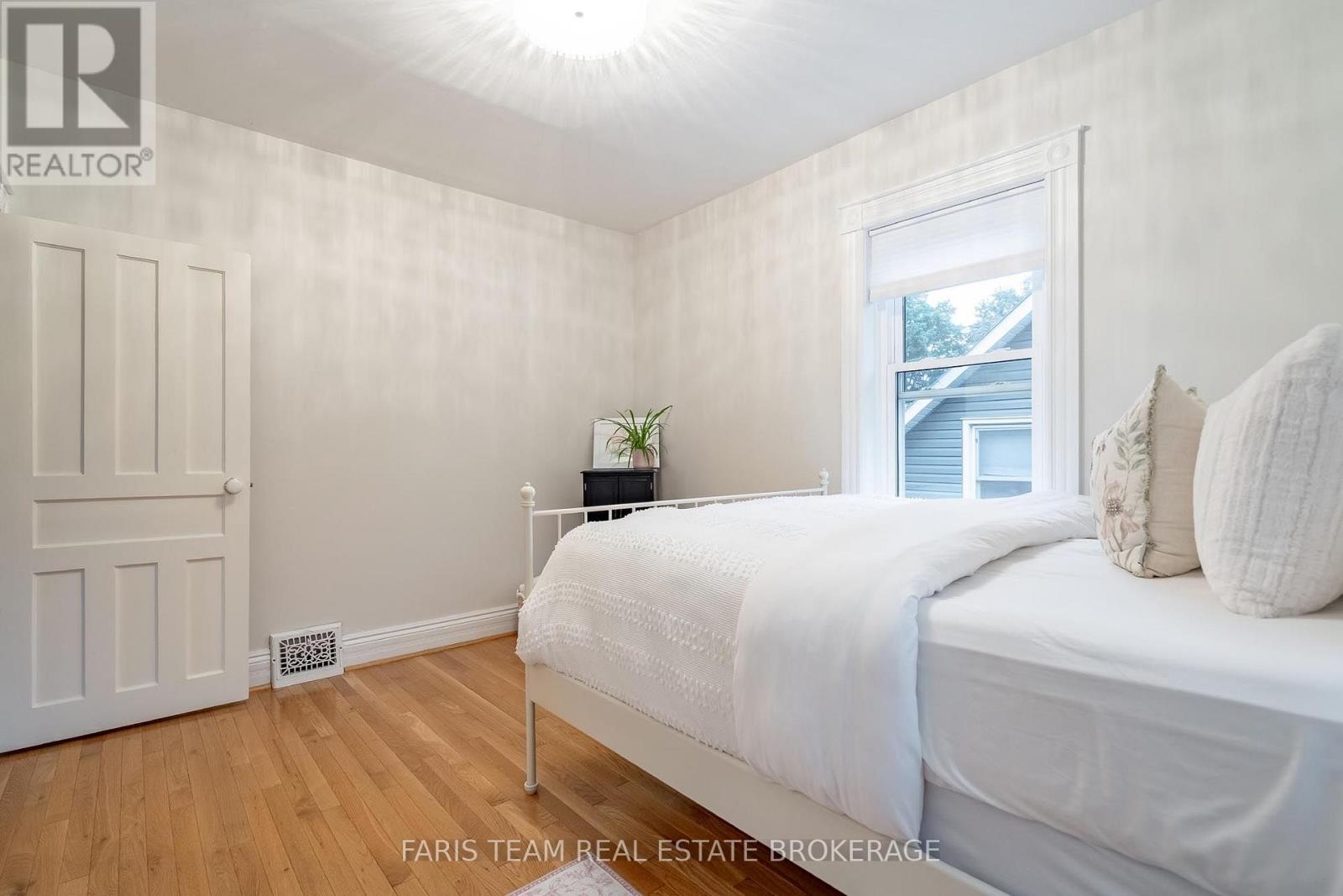 421 MIDLAND AVENUE - Image 21
