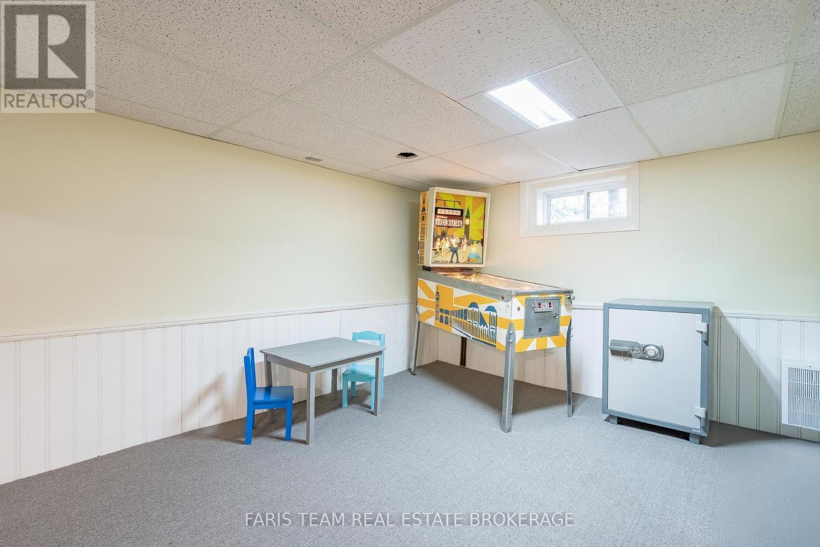 421 MIDLAND AVENUE - Image 27