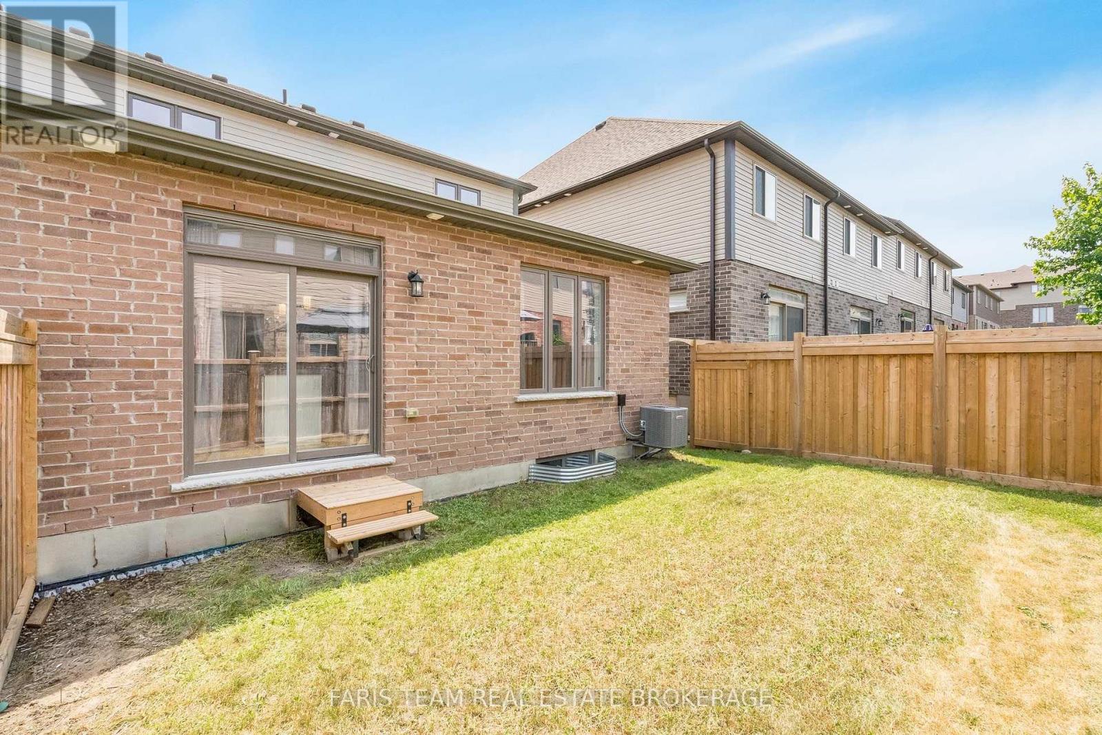 1016 WRIGHT DRIVE - 23