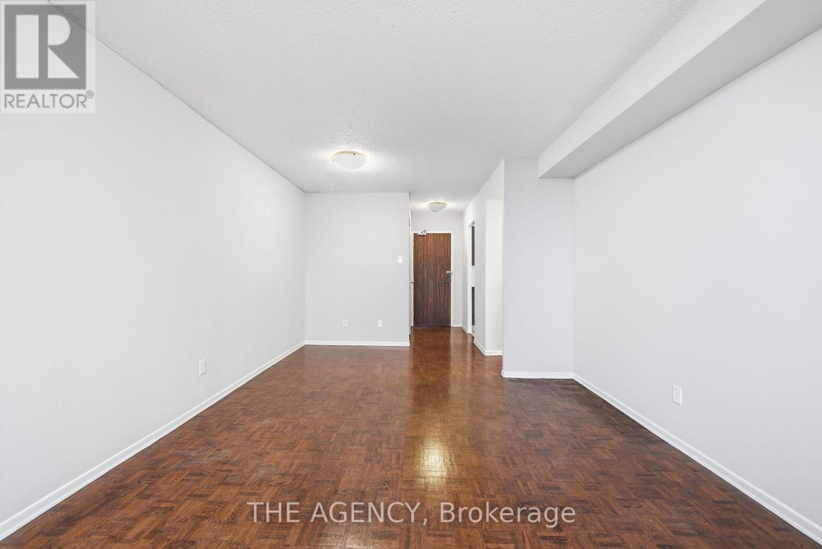 Photo of 2350 Dundas Street