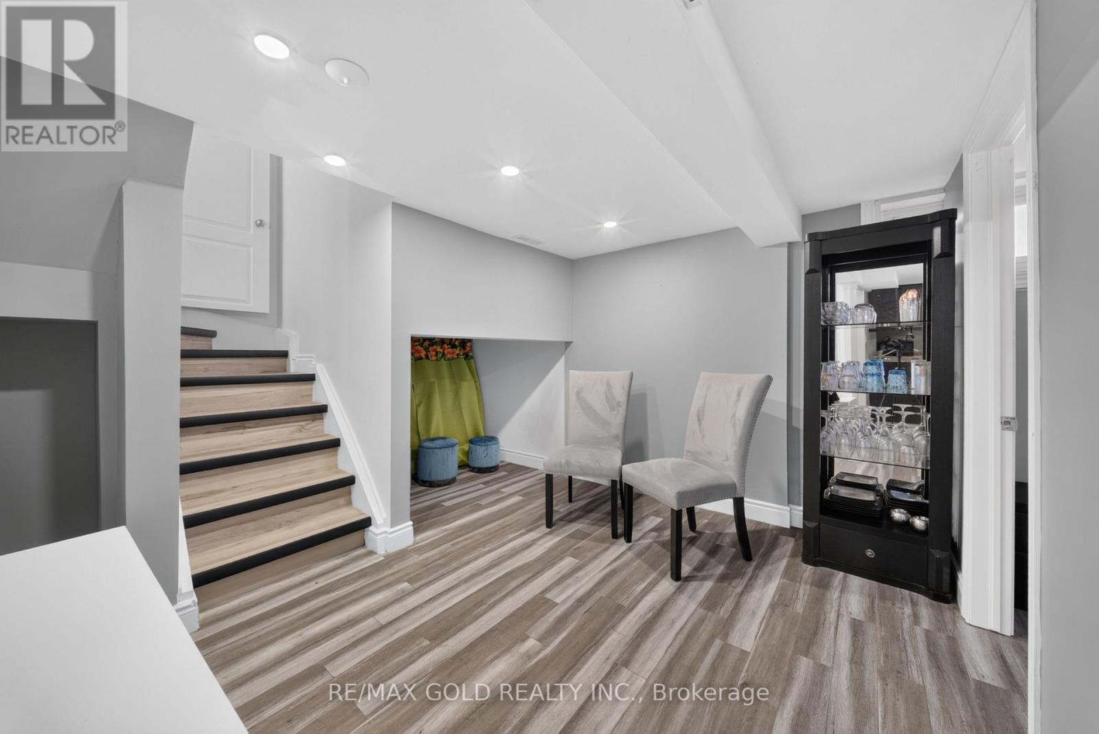 8 EARNSCLIFFE GATE - Image 33