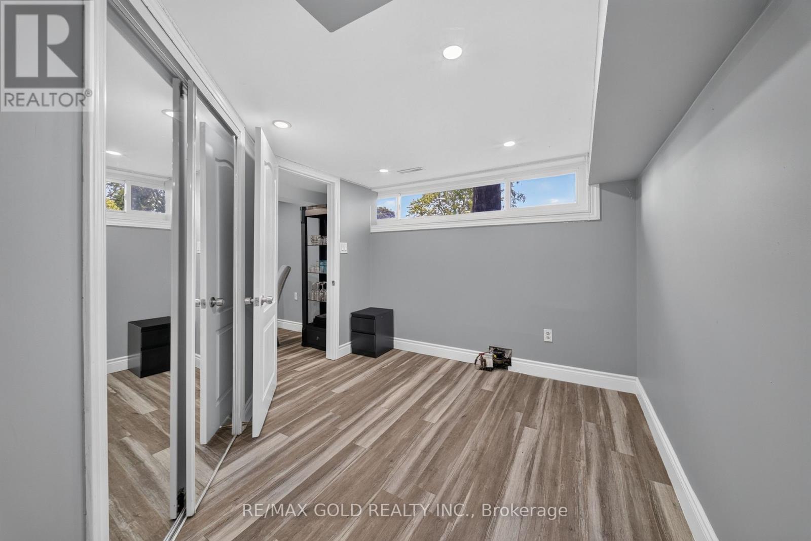 8 EARNSCLIFFE GATE - 36