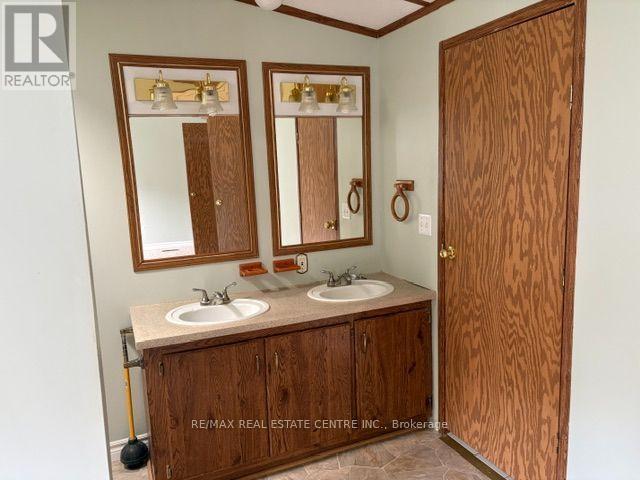 40 MAPLE GROVE VILLAGE ROAD - Image 22