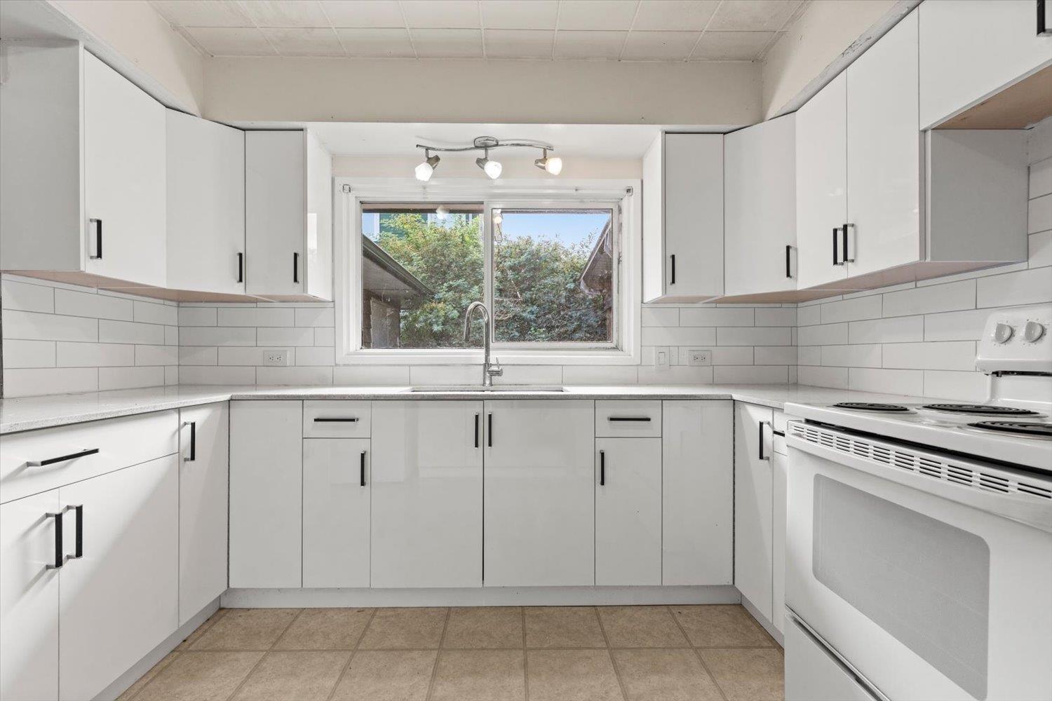 3 Bed, 1 Bath House for Sale in Chilliwack – 9647 WINDSOR STREET, Chilliwack Proper East – MLS# R3160429 - Image 10