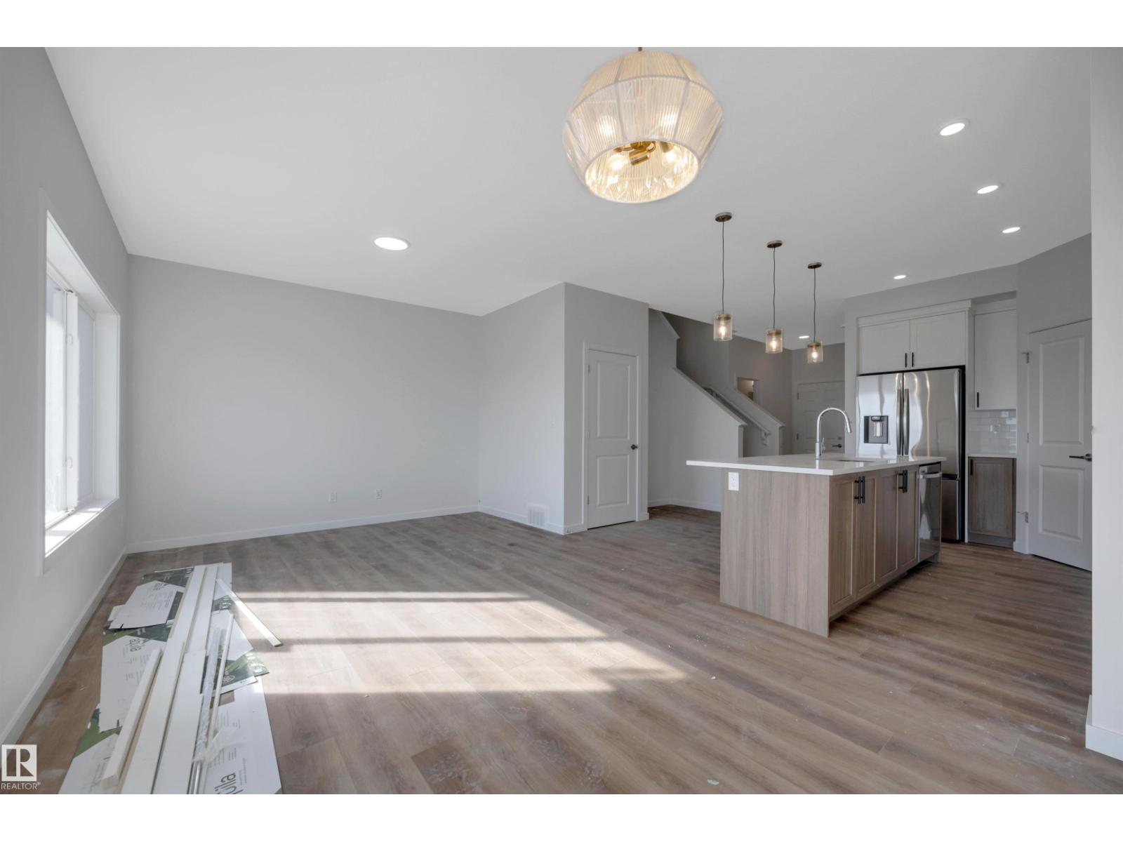 18011 73 ST NW - 16
