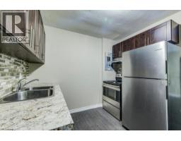 4pc Bathroom - 317 Erb Street W Unit# 3, Waterloo, ON N2L1W4 Photo 6